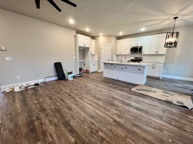 2735 S Olive Ct - Photo 6 of 21