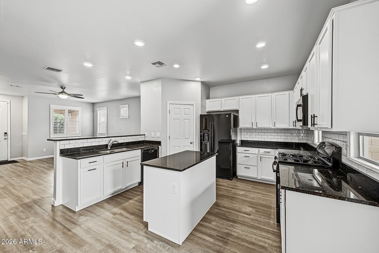 36909 N Coronado Ln - Photo 6 of 50