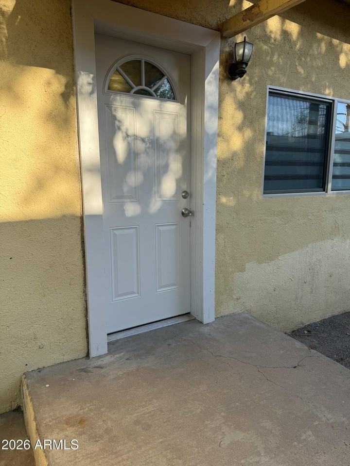 6021 W Gardenia Ave #B - Photo 2 of 9