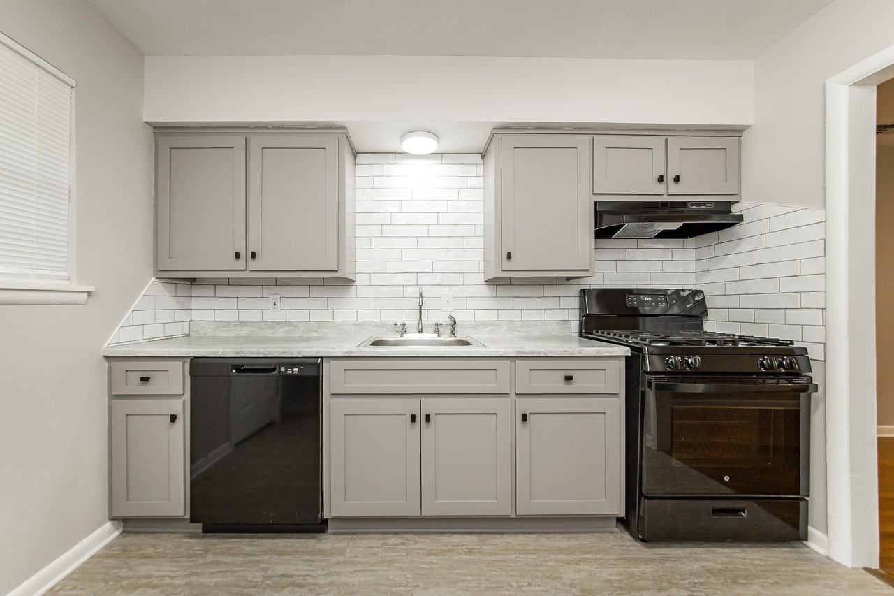 221 N Fillmore St #1 - Photo 2 of 11