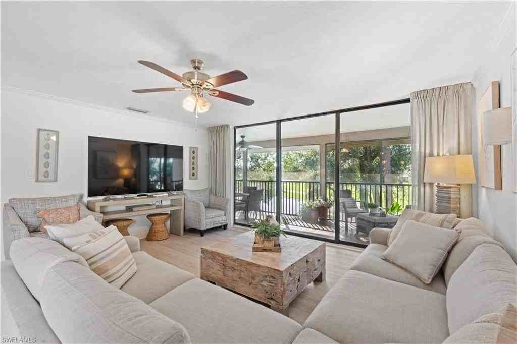 16442 Timberlakes Dr Apt 204 - Photo 3 of 39