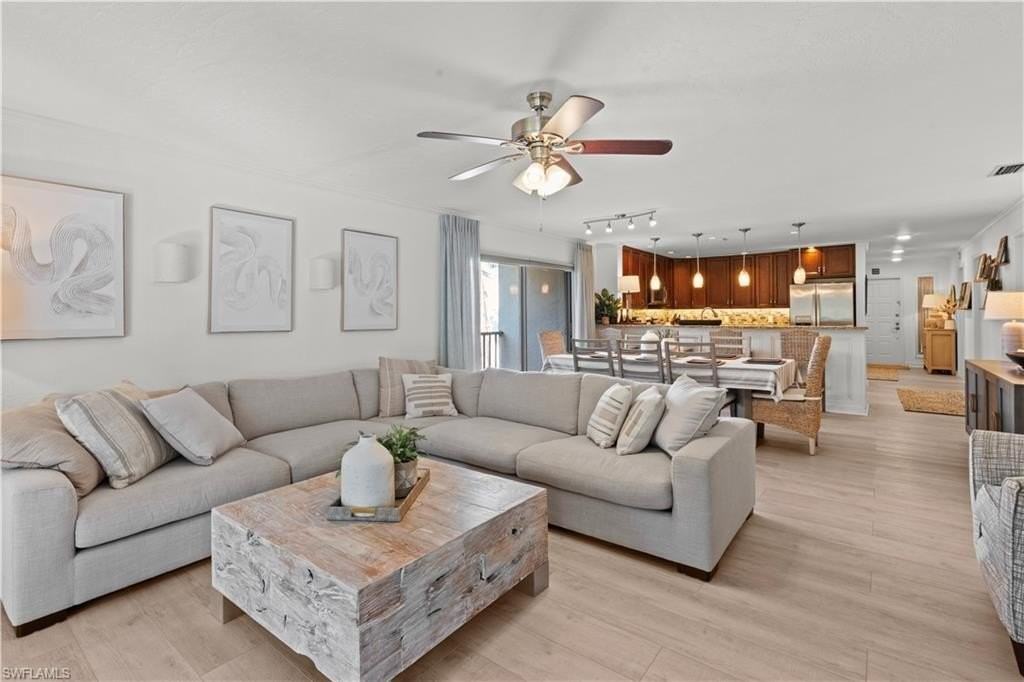 16442 Timberlakes Dr Apt 204 - Photo 5 of 39