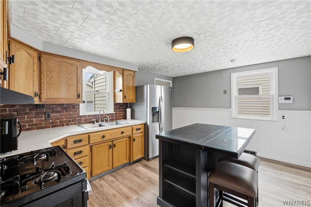 119 Wagner Ave - Photo 4 of 12