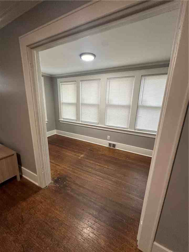 839 Norton St #1 - Photo 4 of 17
