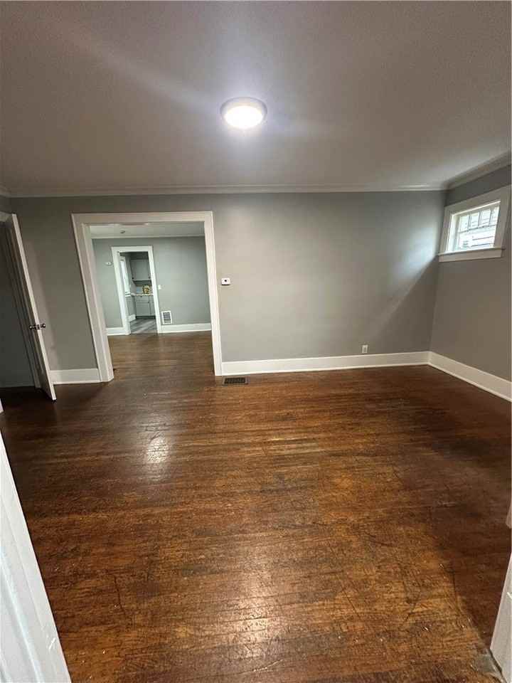 839 Norton St #1 - Photo 6 of 17