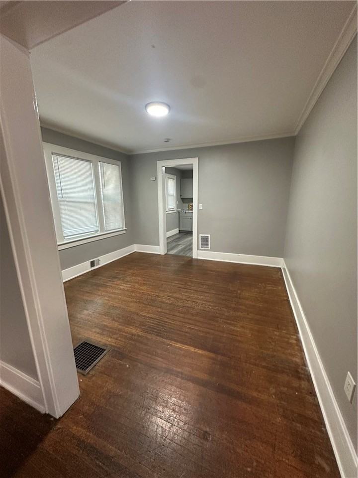 839 Norton St #1 - Photo 7 of 17