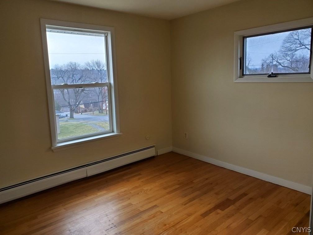 203 Luddington St - Photo 2 of 4