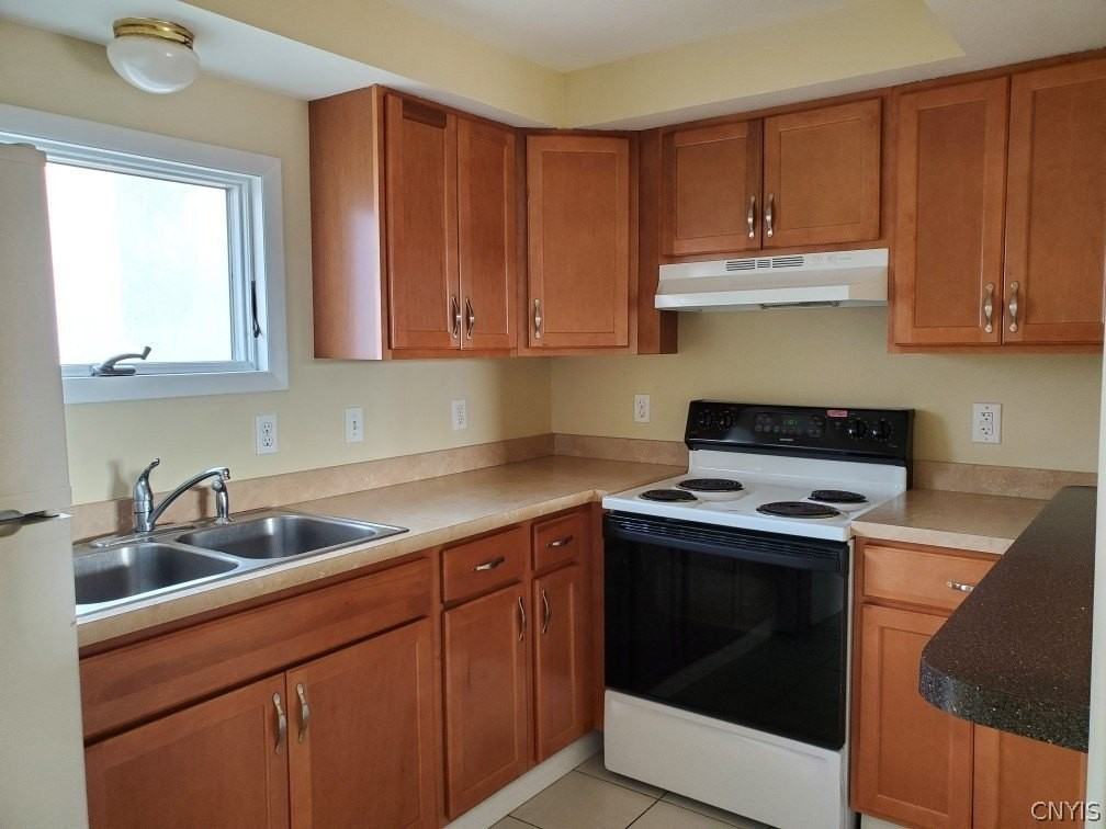 203 Luddington St - Photo 3 of 4