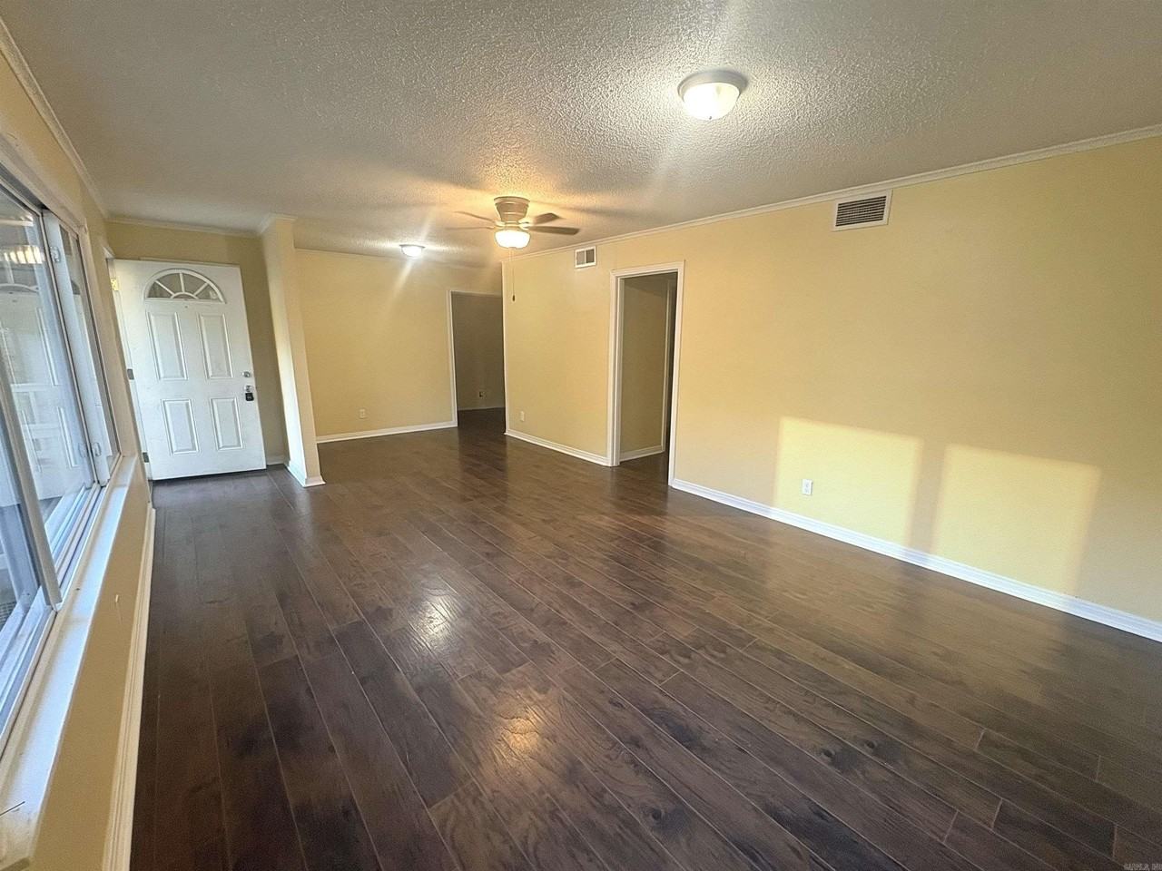 4719 West St - Photo 2 of 13