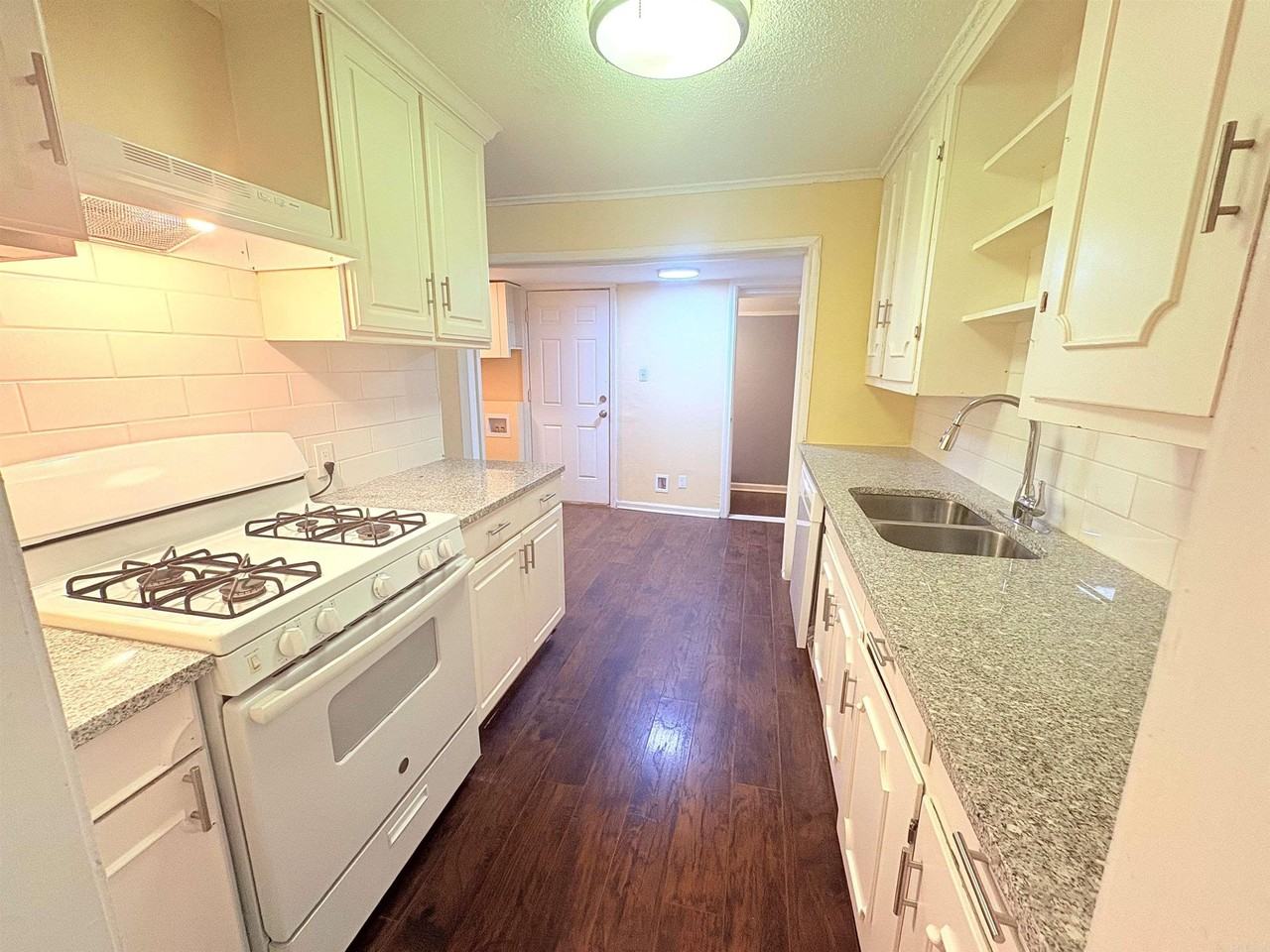 4719 West St - Photo 4 of 13