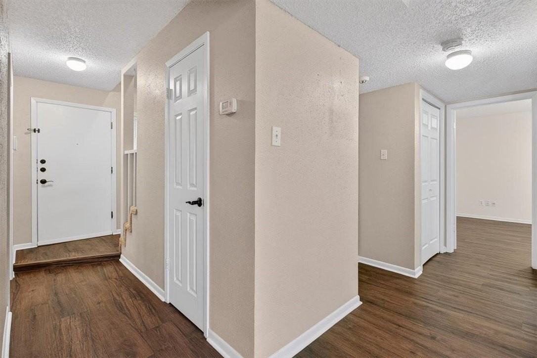 4026 Northwood Dr - Photo 3 of 40