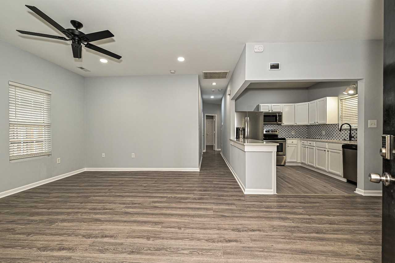 1233 Calhoun St #1 - Photo 3 of 24