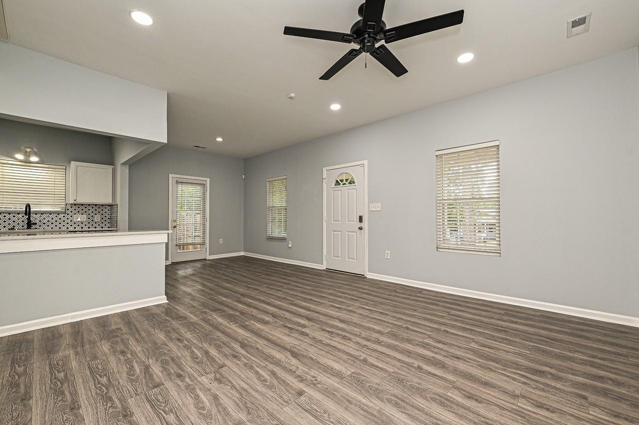 1233 Calhoun St #1 - Photo 4 of 24