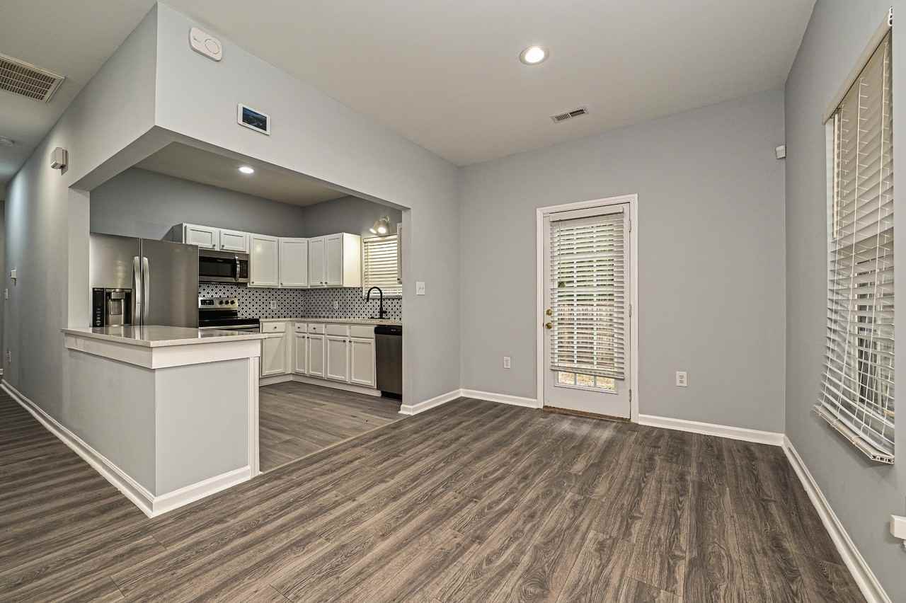 1233 Calhoun St #1 - Photo 6 of 24