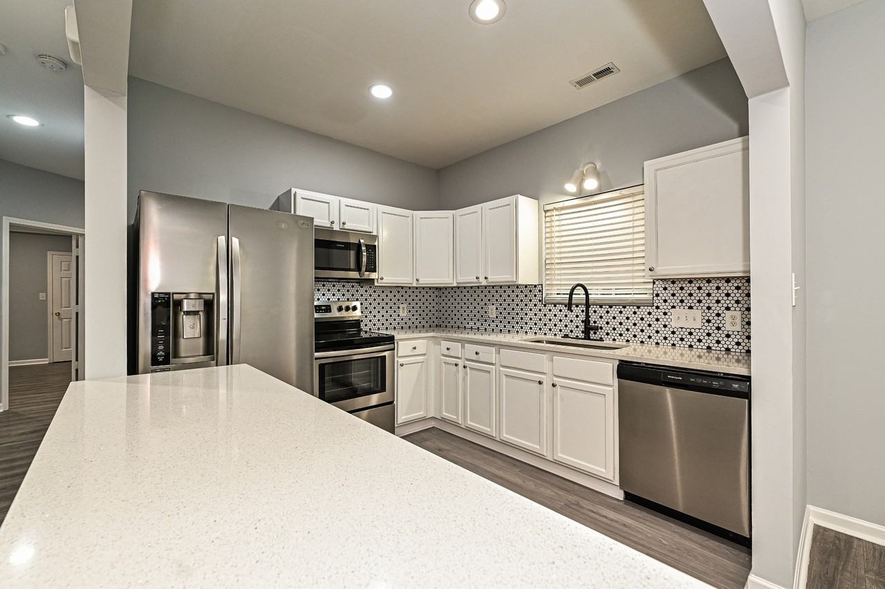 1233 Calhoun St #1 - Photo 7 of 24