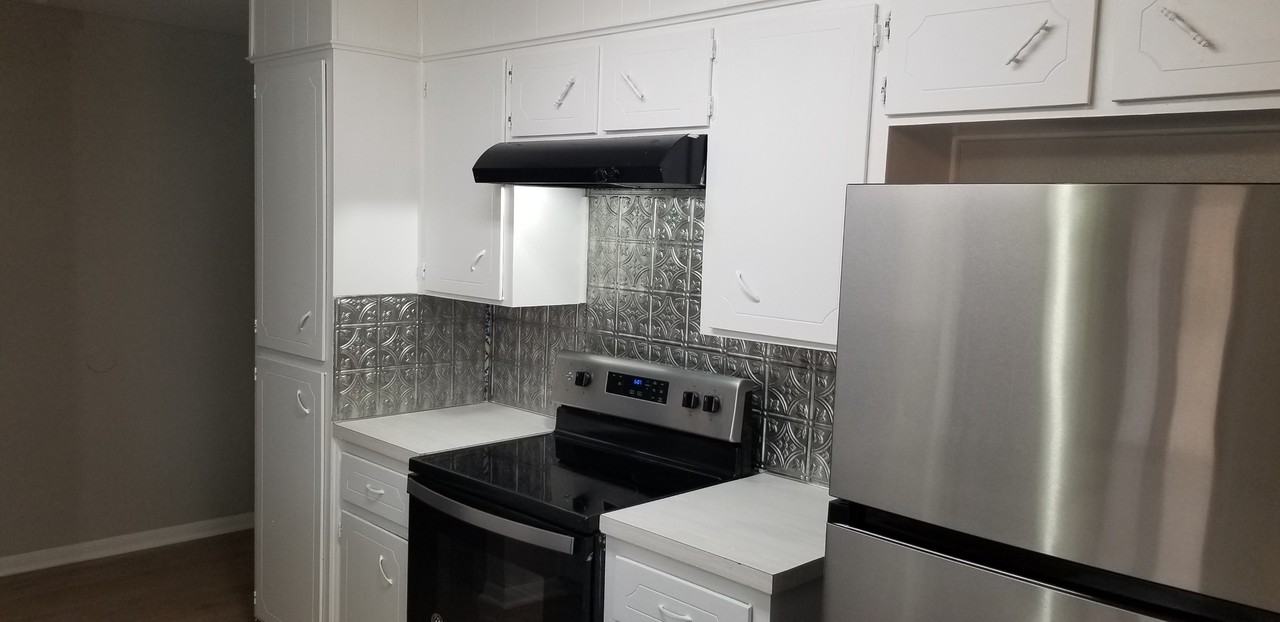 1802 Iris Cir #1 - Photo 4 of 14