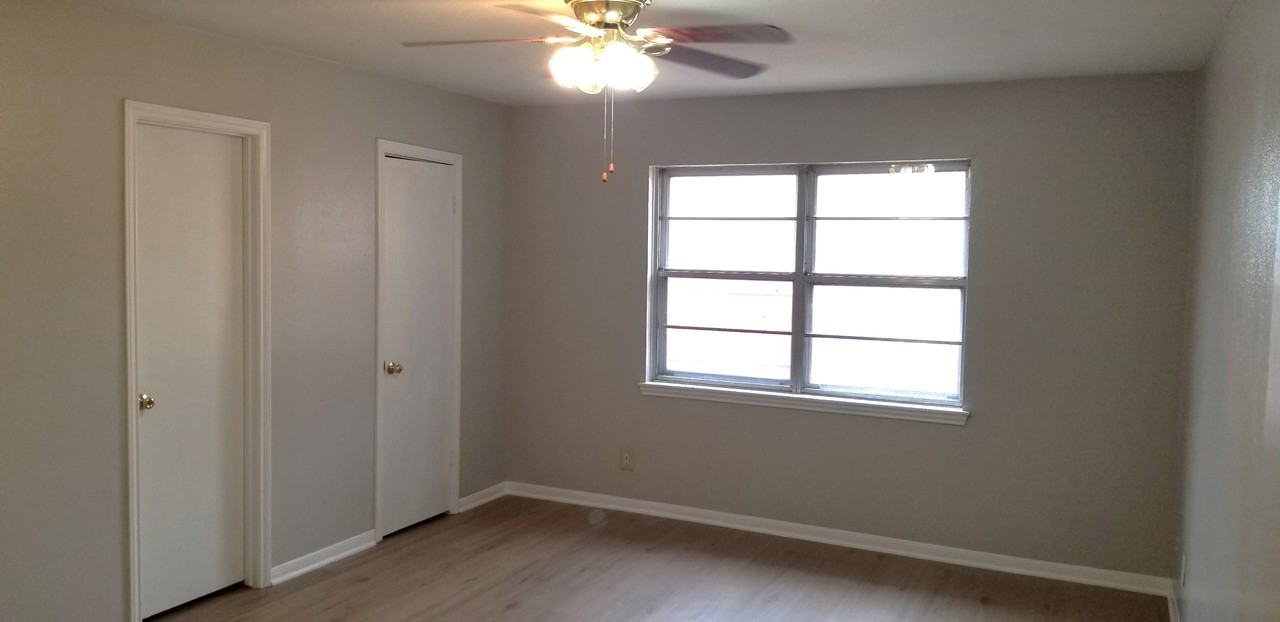 1802 Iris Cir #1 - Photo 7 of 14