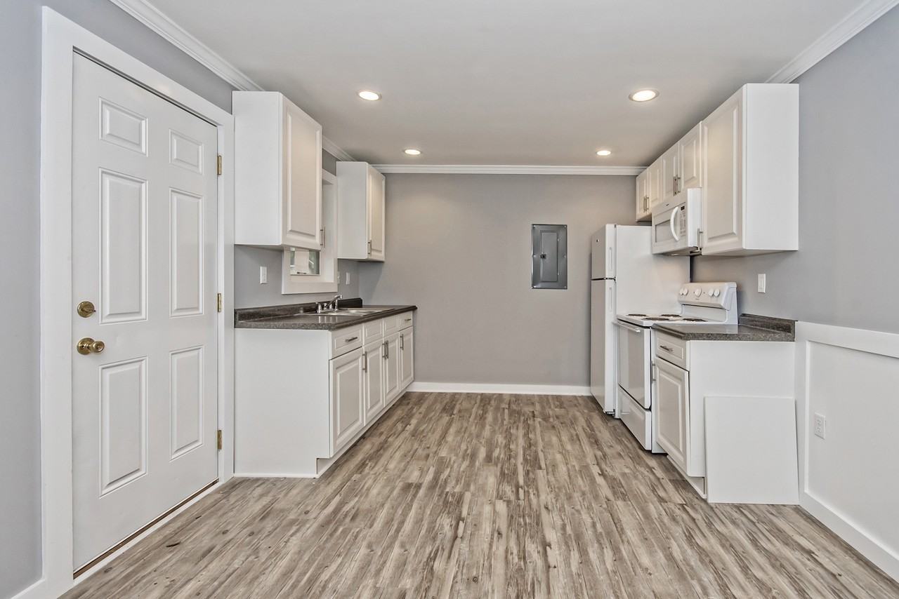 1102 Hillside Dr #1 - Photo 5 of 11