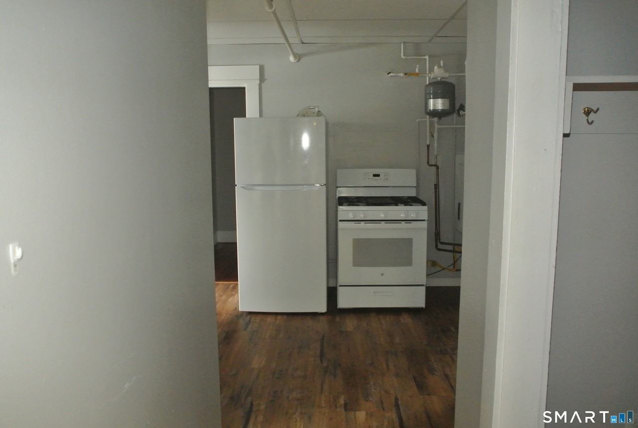 549 Howe Ave #A21 - Photo 3 of 17
