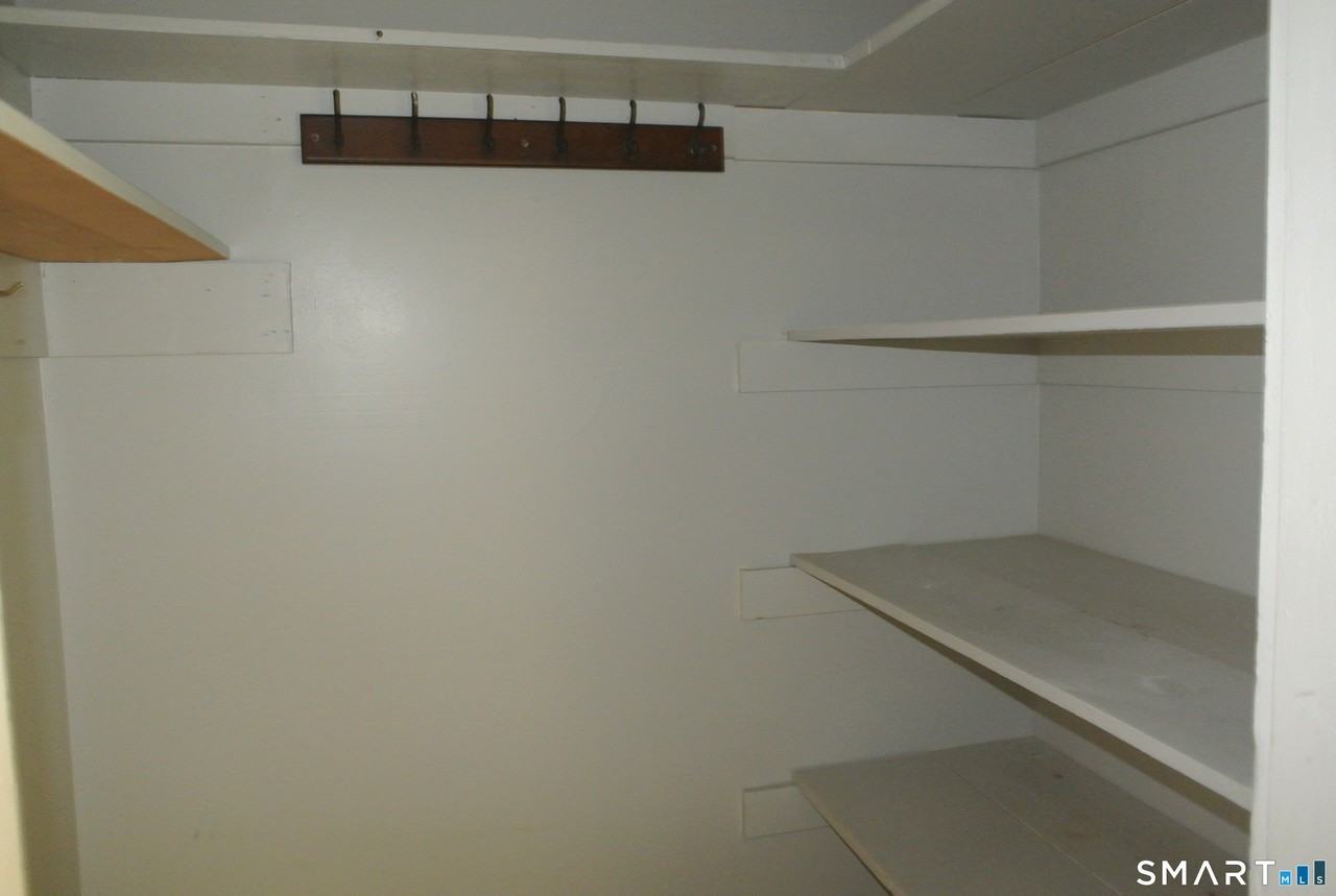 549 Howe Ave #A21 - Photo 4 of 17