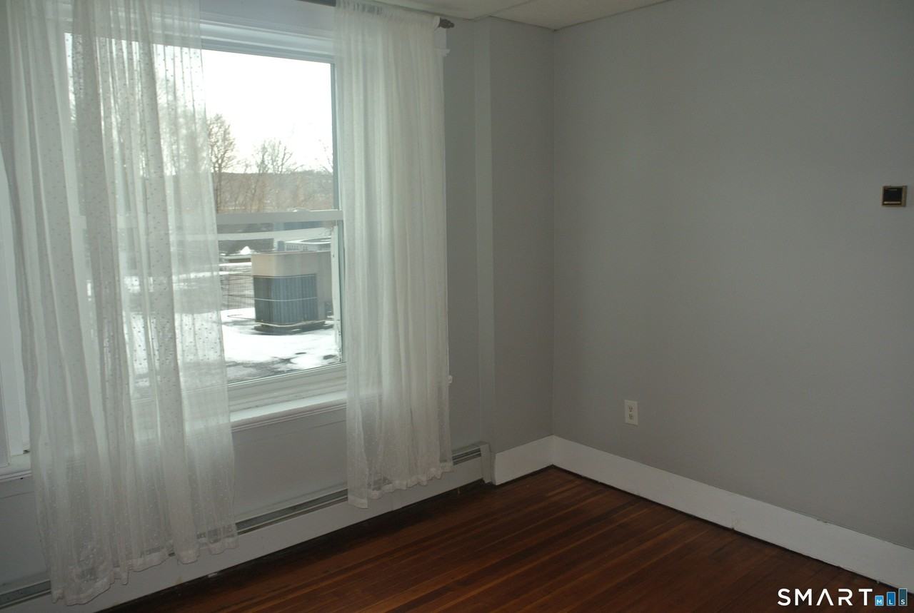 549 Howe Ave #A21 - Photo 6 of 17