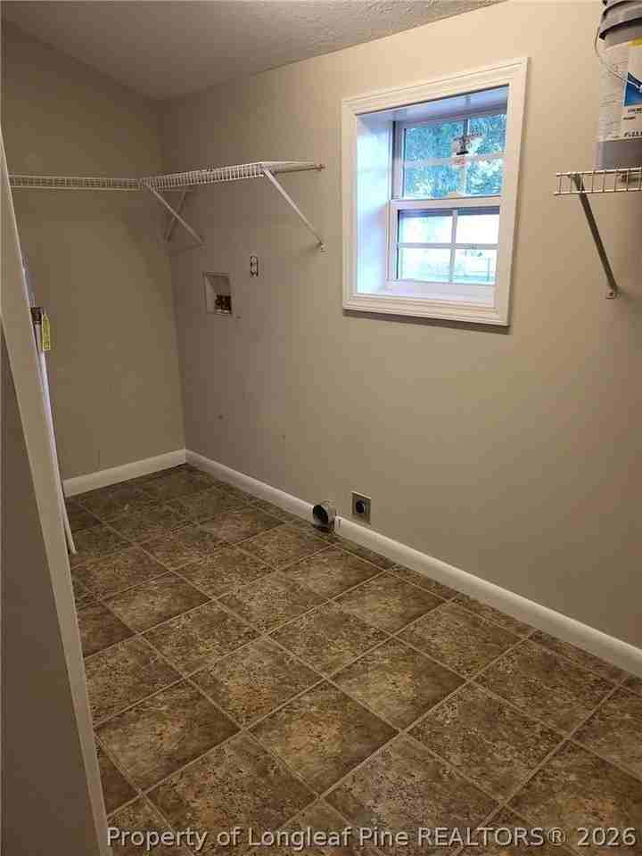 902 E 13th St - Photo 5 of 9