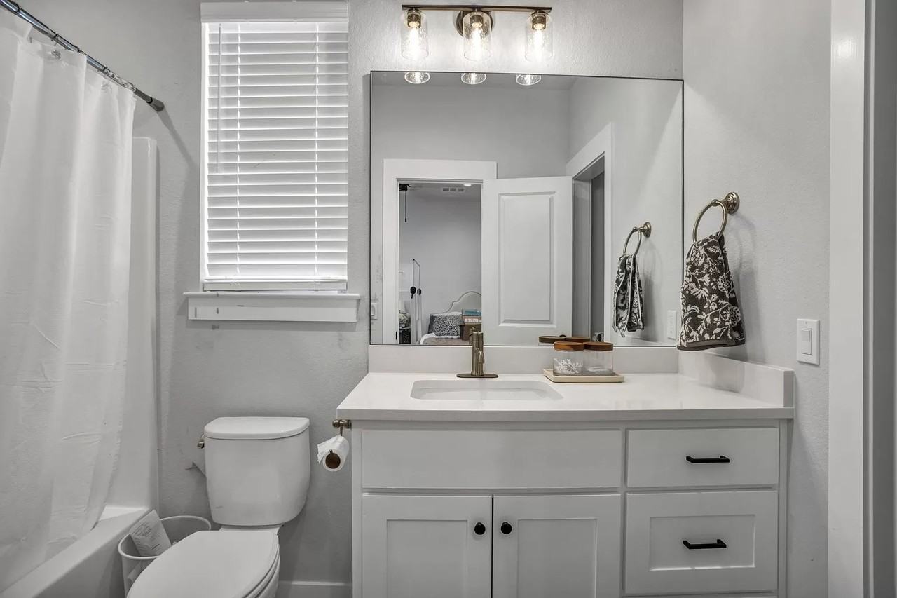 2318 S 4th St #1 - Photo 4 of 16