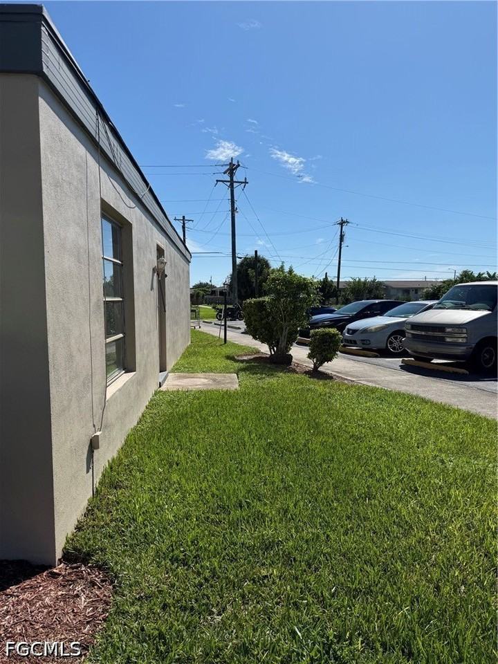 1131 S Loop Blvd - Photo 3 of 19