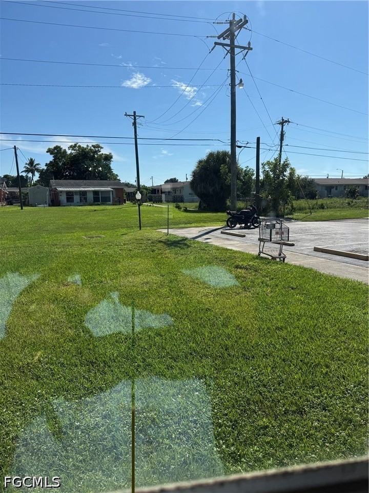 1131 S Loop Blvd - Photo 4 of 19