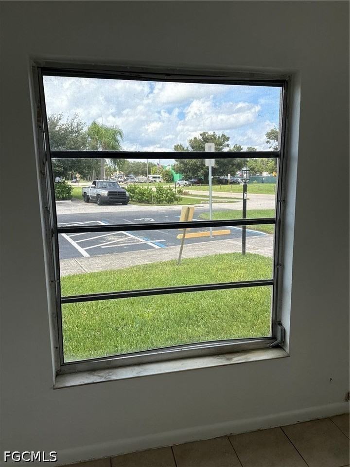 1131 S Loop Blvd - Photo 5 of 19