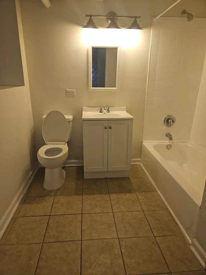 6103 South Washtenaw Avenue #B - Photo 2 of 8