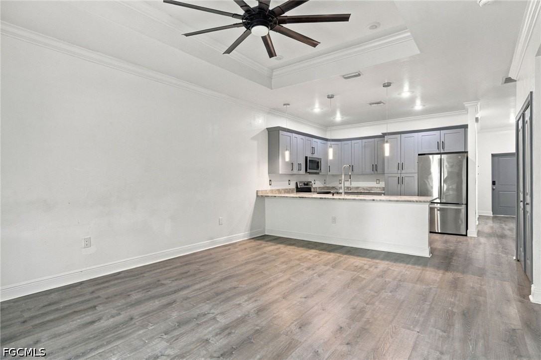 2116 Palm Ave - Photo 2 of 20