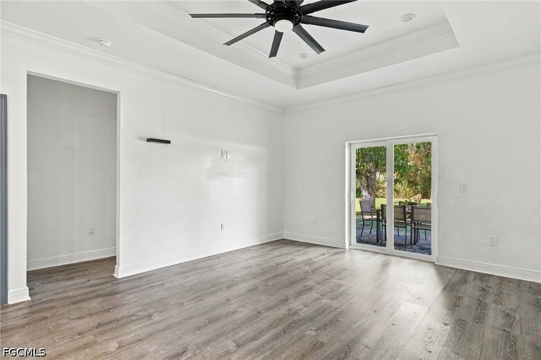 2116 Palm Ave - Photo 4 of 20