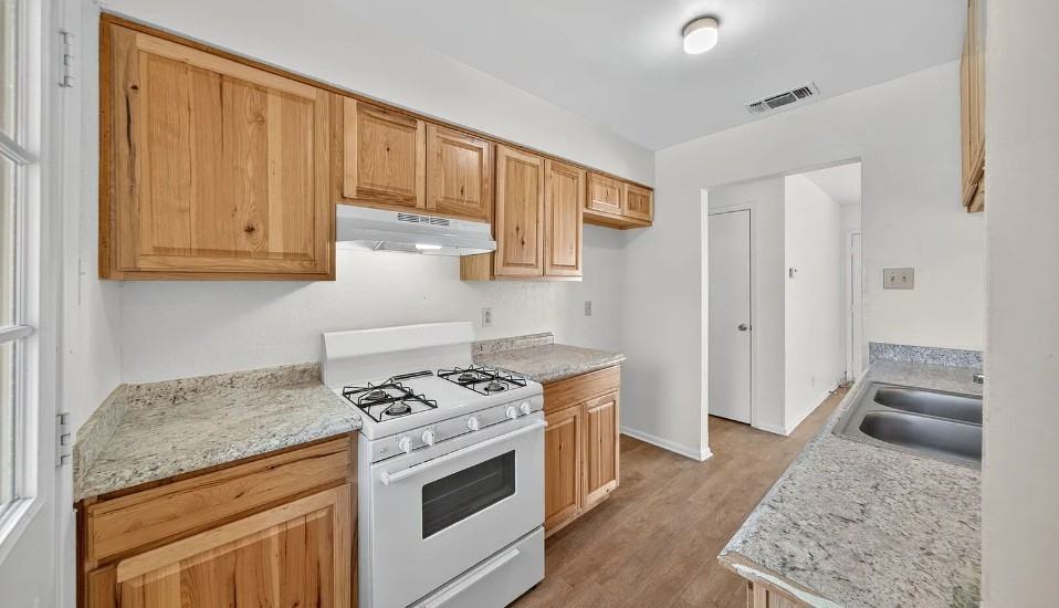 5311 Woodbrook #1 - Photo 4 of 11
