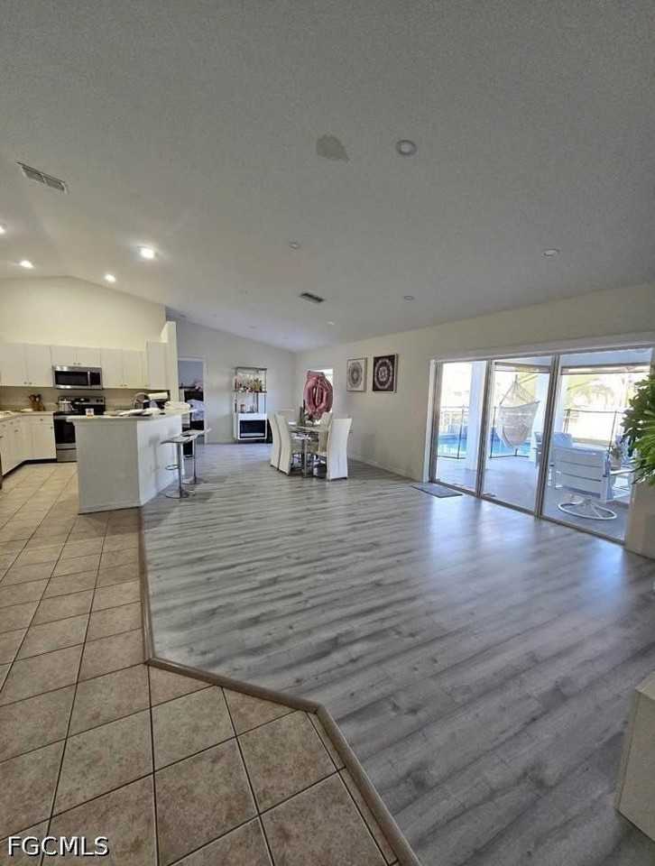 2317 Nw 27th Ave - Photo 2 of 11
