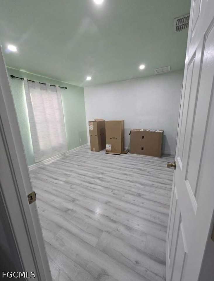 2317 Nw 27th Ave - Photo 6 of 11