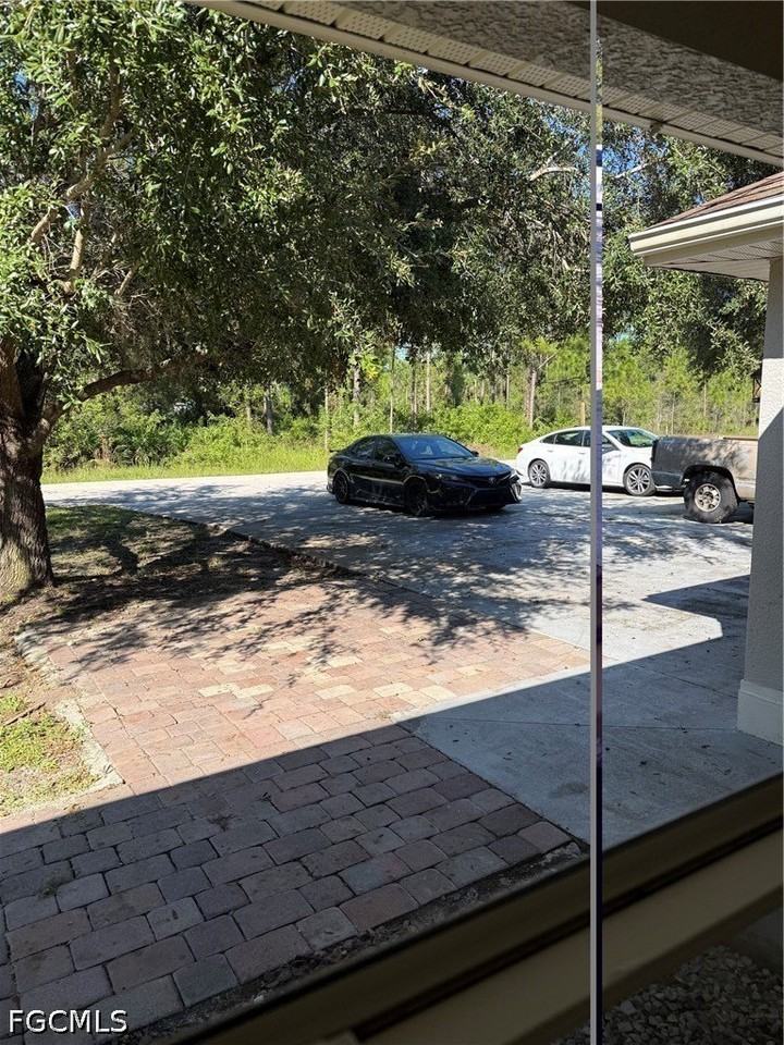 335 Reeves St - Photo 2 of 24