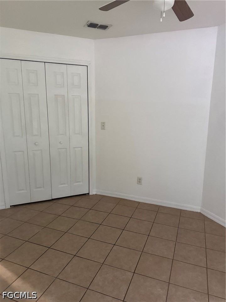 335 Reeves St - Photo 5 of 24