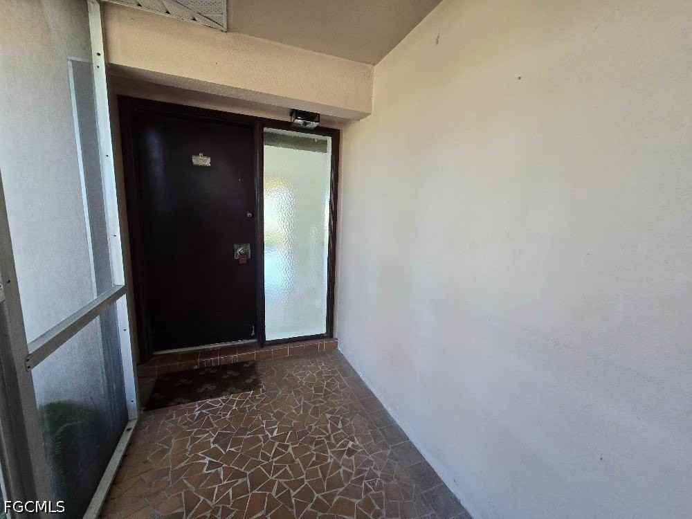 2829 Se 17th Ave - Photo 3 of 29