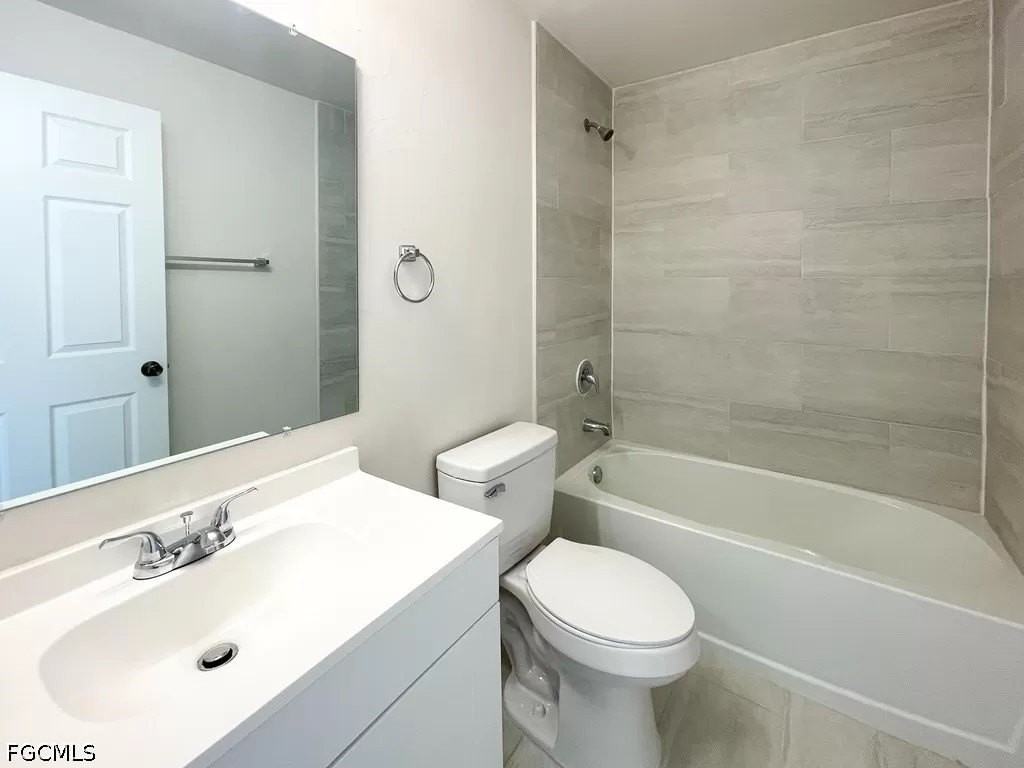 4338 Santa Barbara Blvd - Photo 7 of 10