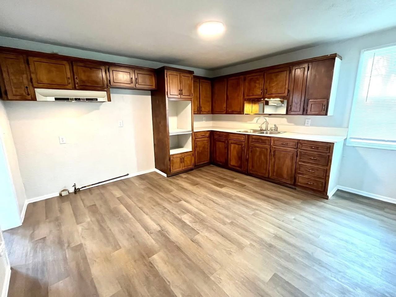 1501 Division St #1 - Photo 2 of 10