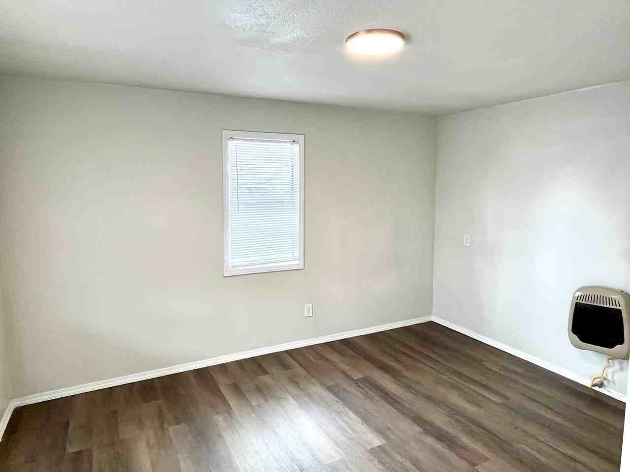 1501 Division St #1 - Photo 4 of 10