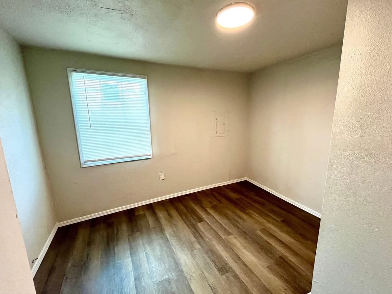 1501 Division St #1 - Photo 5 of 10