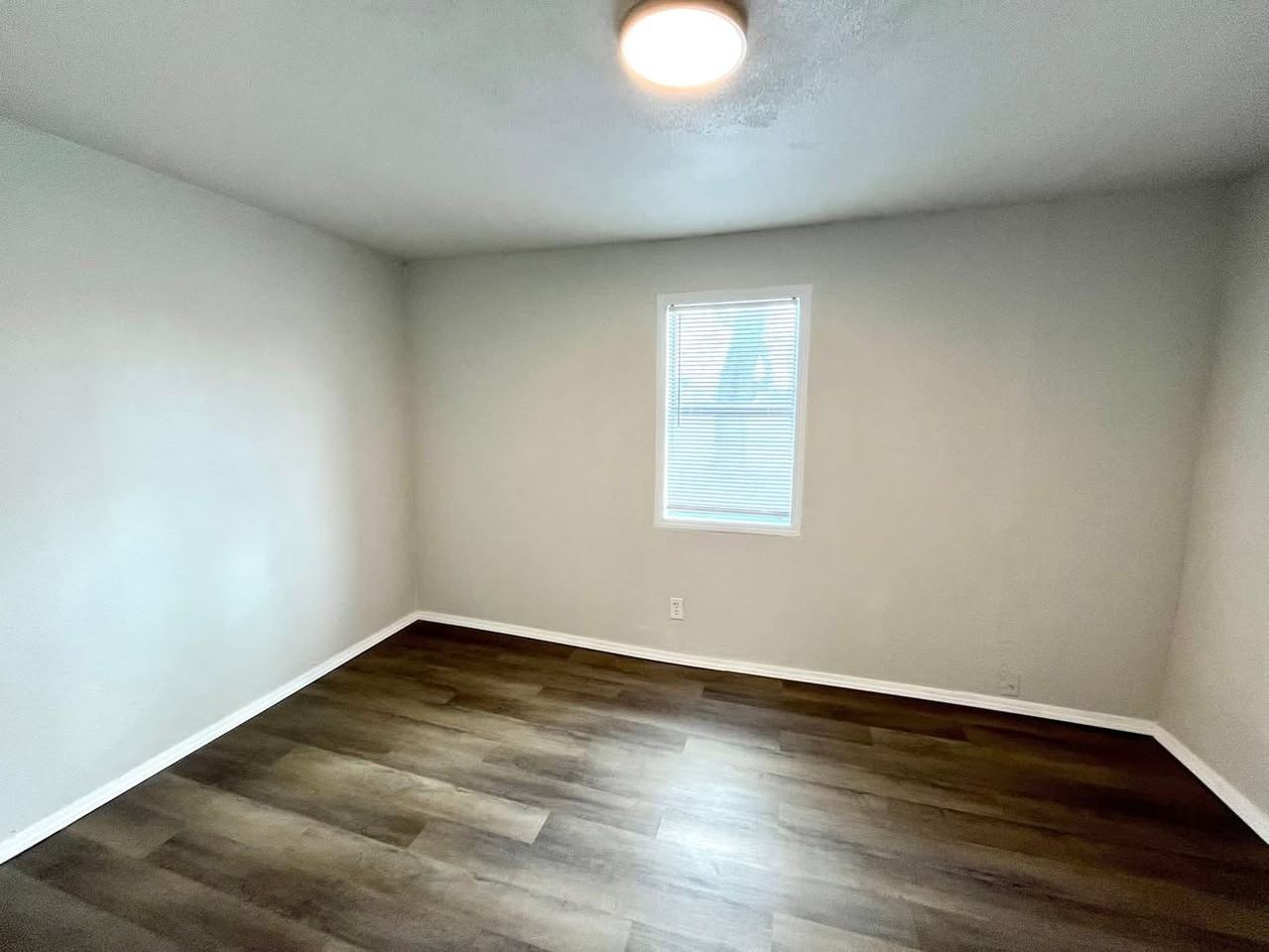 1501 Division St #1 - Photo 6 of 10