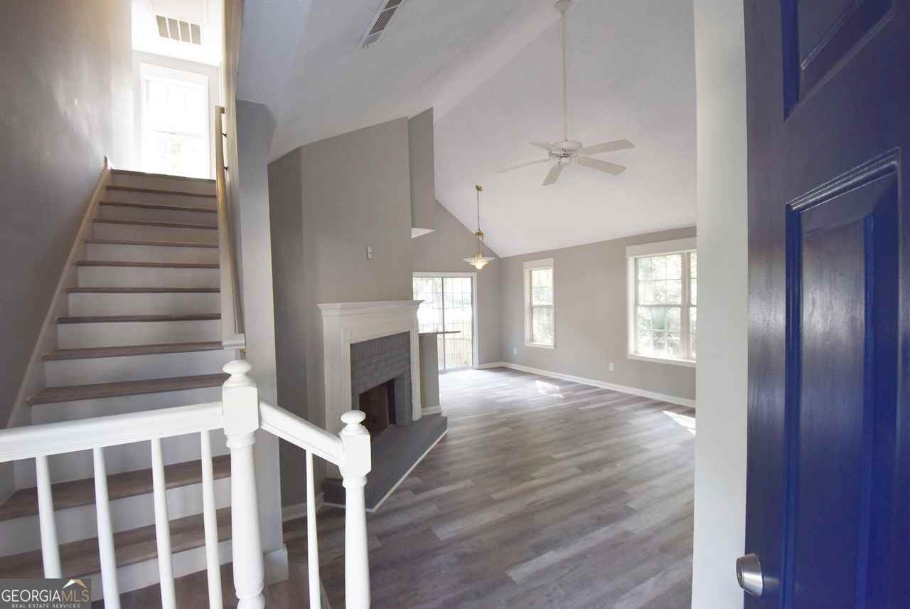700 S Fairfield Dr - Photo 2 of 29