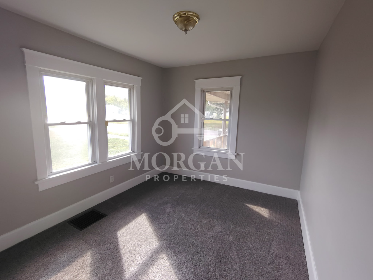 1216 Locust St - Photo 6 of 6