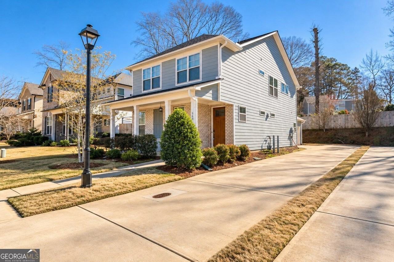 969 Rittenhouse Way - Photo 3 of 16