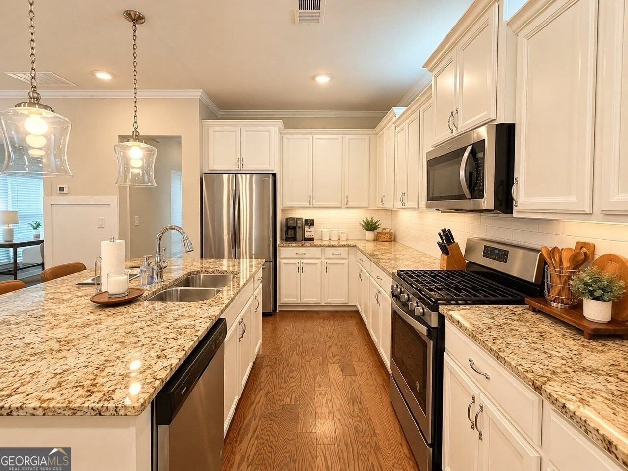 969 Rittenhouse Way - Photo 7 of 16