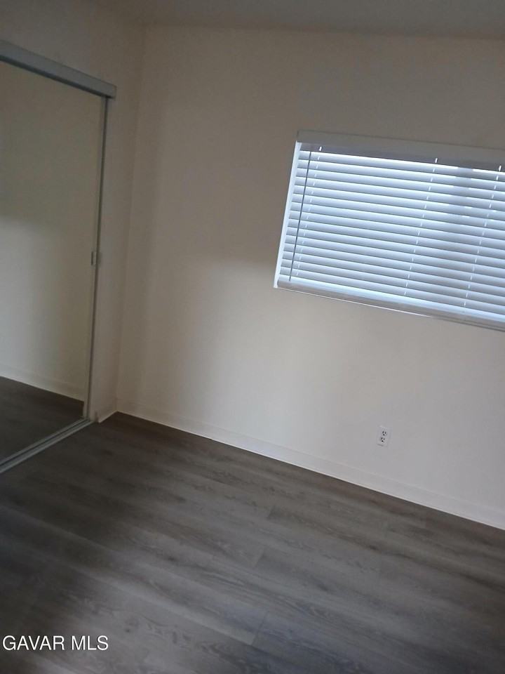 214 E Avenue Q7 - Photo 5 of 8