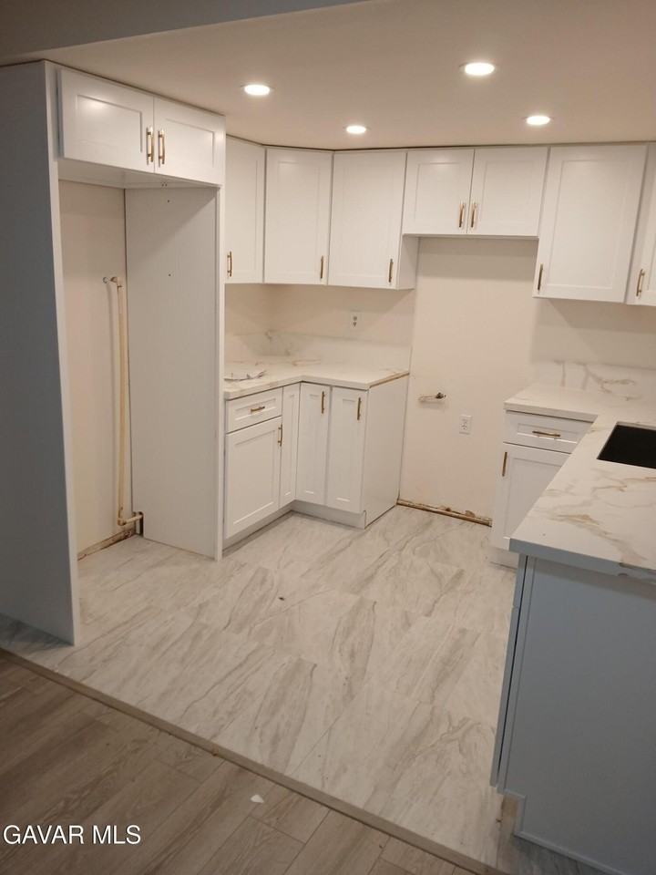 214 E Avenue Q7 - Photo 7 of 8
